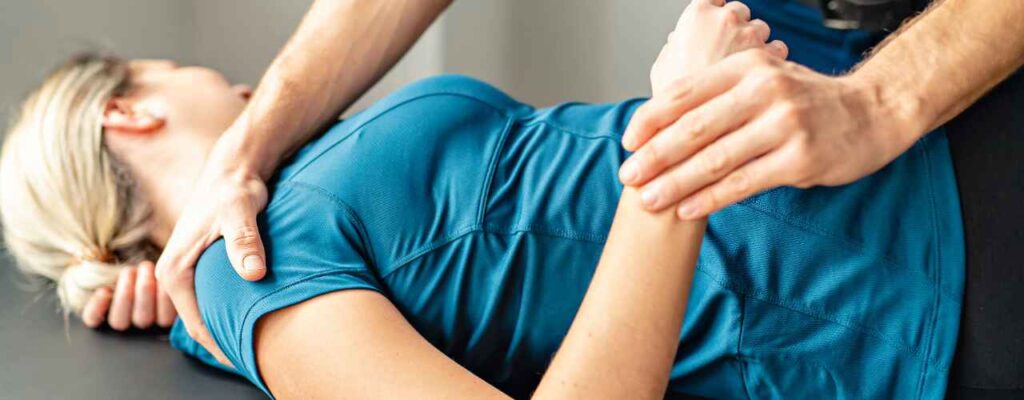 How Physical Therapy Helps Reduce Shoulder Pain and Improve Function